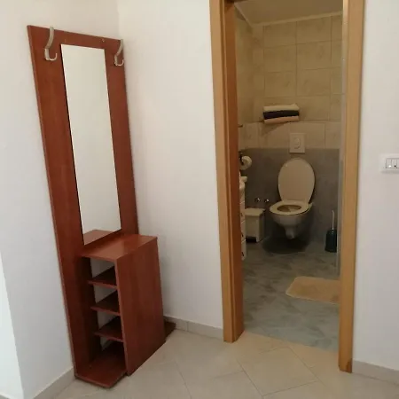 Ruzmarin Apartment *