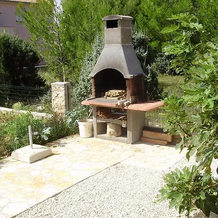 Apartment Ruzmarin Vrsi