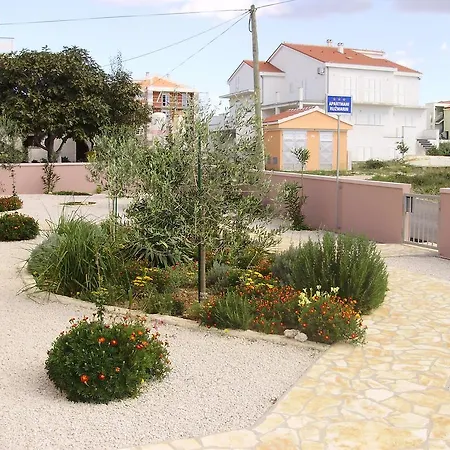 Ruzmarin Apartment Vrsi