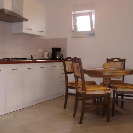 Apartment Ruzmarin *