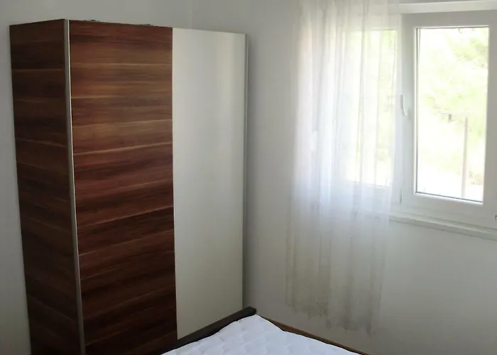Ruzmarin Apartman *