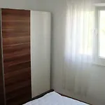 Ruzmarin Apartman *