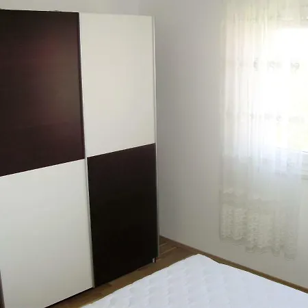 Ruzmarin Apartment