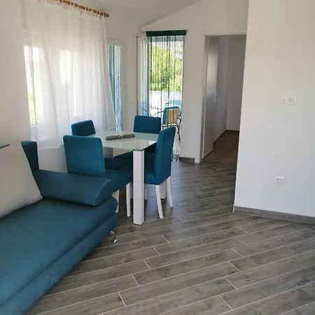 Apartment Ruzmarin