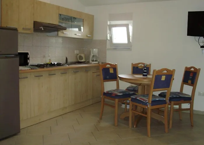 Ruzmarin Apartment Vrsi