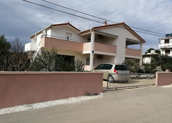 Apartment Ruzmarin *